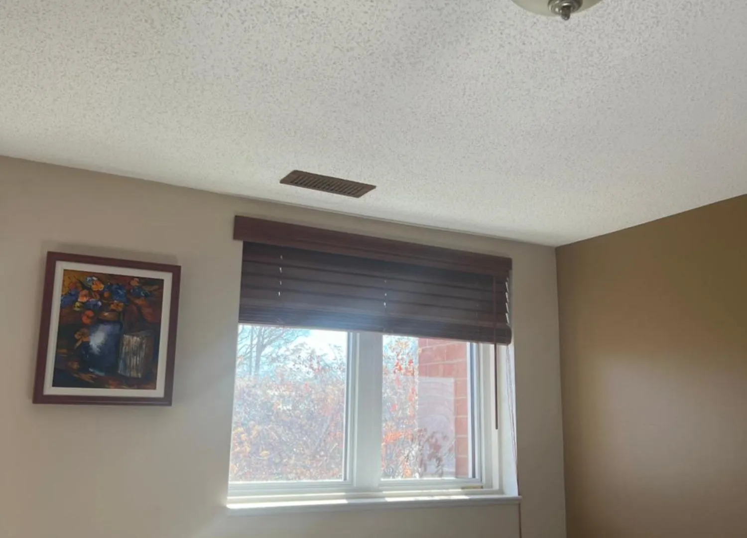 ホームステイ Warm Minimalist Bedroom + Free Parking オタワ